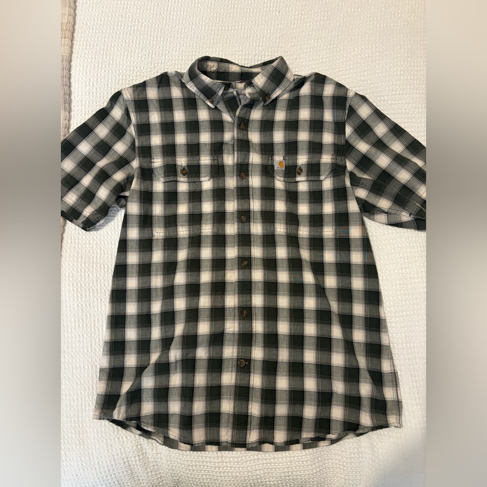 Carhartt Plaid Short Sleeve Button Up in Men’s Medium